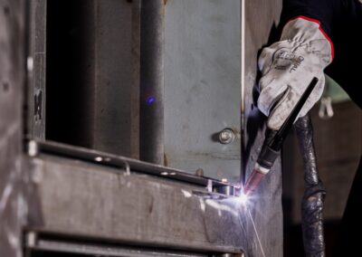 PIECE ROND CARRÉ/CHAUDRONNÉ